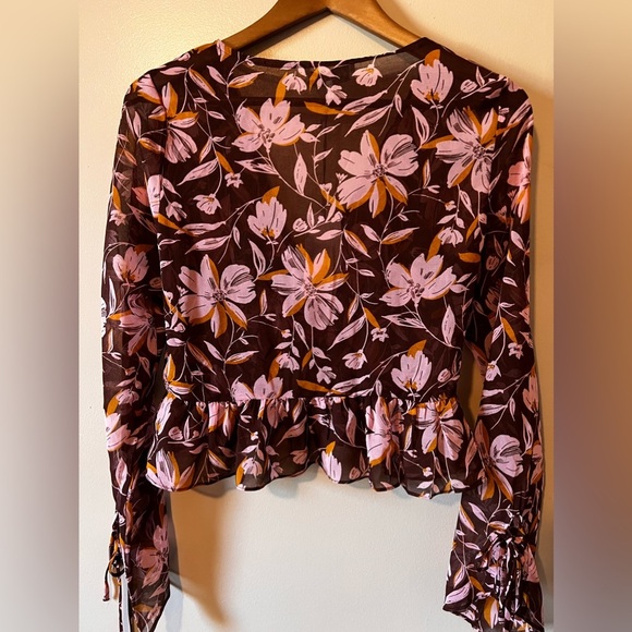 Wayf sheer floral open tie top size small - Picture 3 of 5